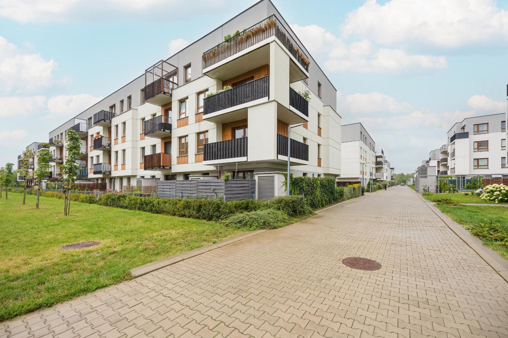 Comfy Two-bedroom Near Chopin Airport Warsaw's Ursynow By Renters * Warszawa