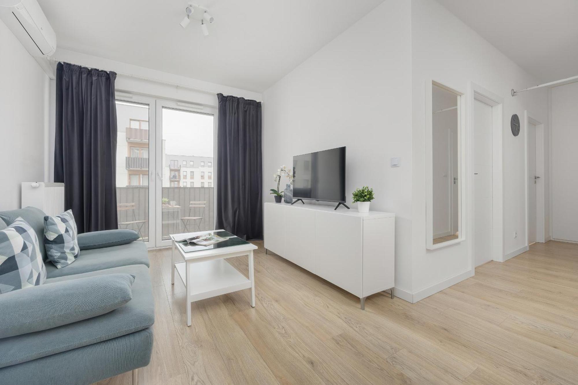 Comfy Two-bedroom Near Chopin Airport Warsaw's Ursynow By Renters Warszawa