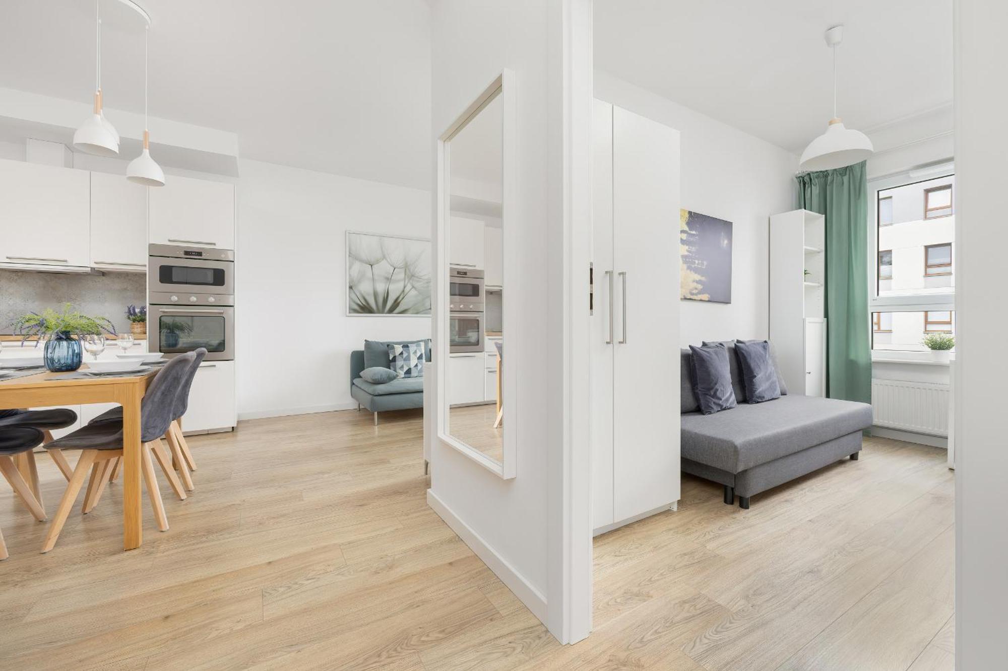 Comfy Two-bedroom Near Chopin Airport Warsaw's Ursynow By Renters Apartament