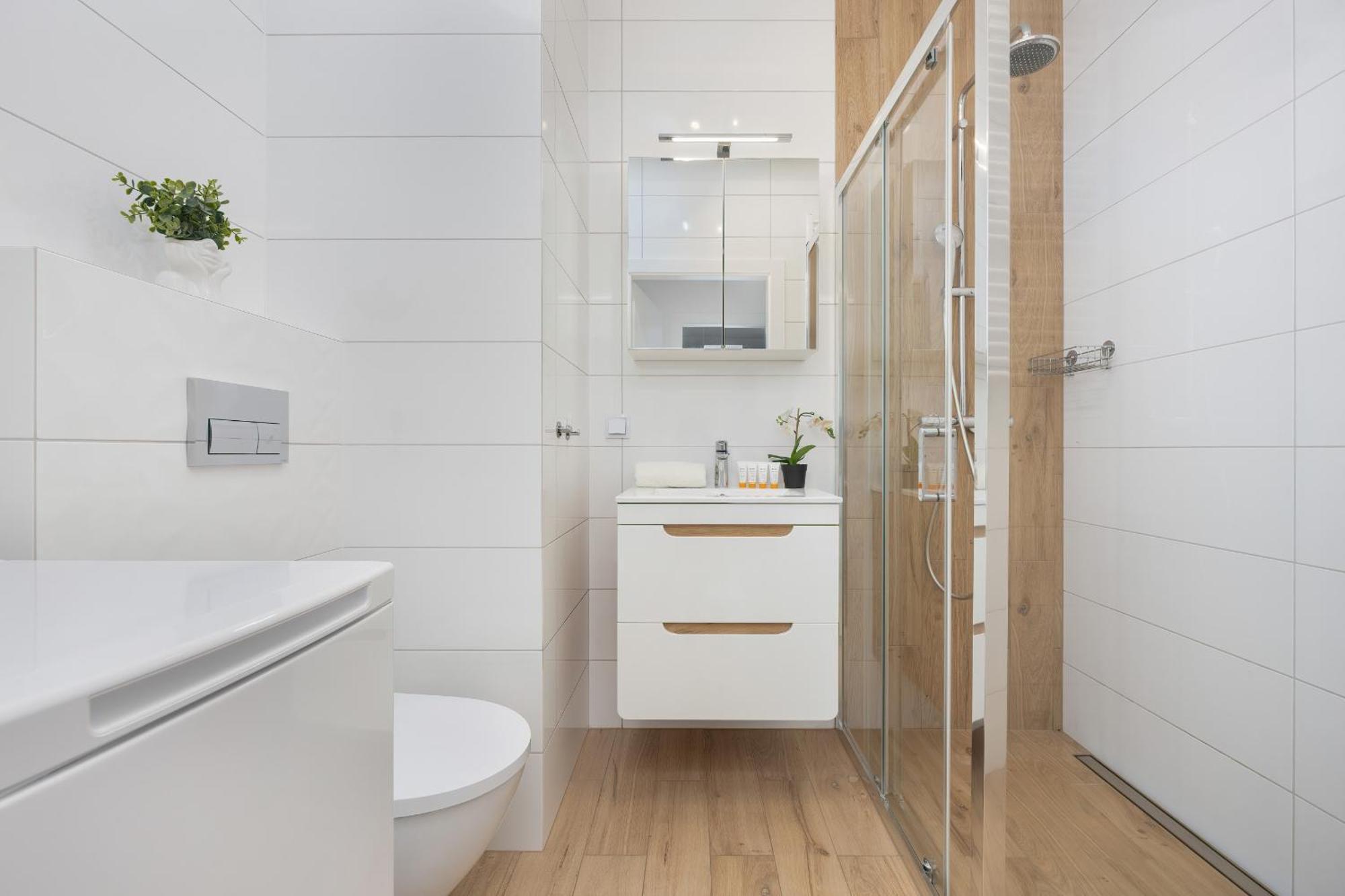 Comfy Two-bedroom Near Chopin Airport Warsaw's Ursynow By Renters Apartament Warszawa