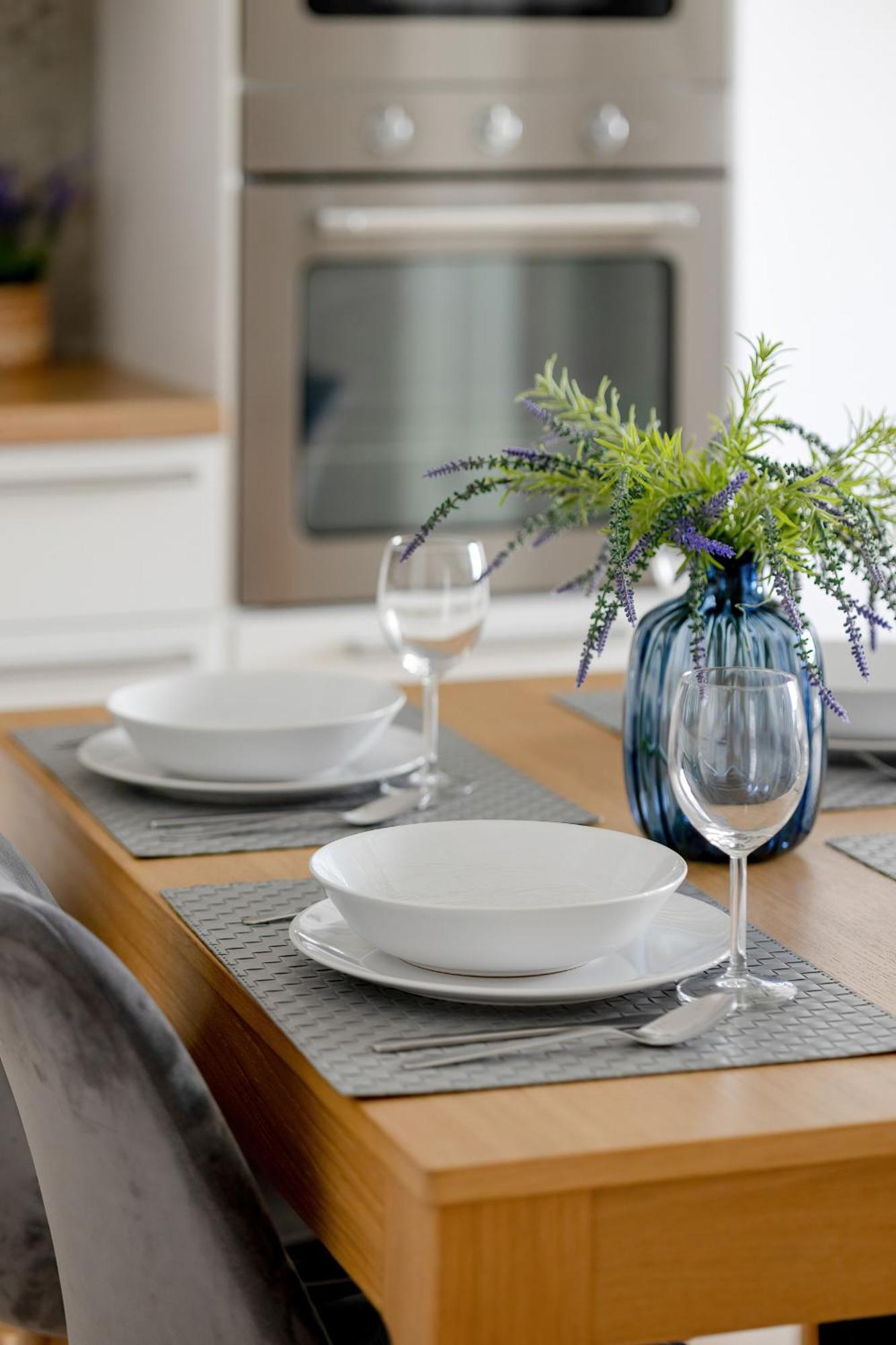 Comfy Two-bedroom Near Chopin Airport Warsaw's Ursynow By Renters Apartament Warszawa