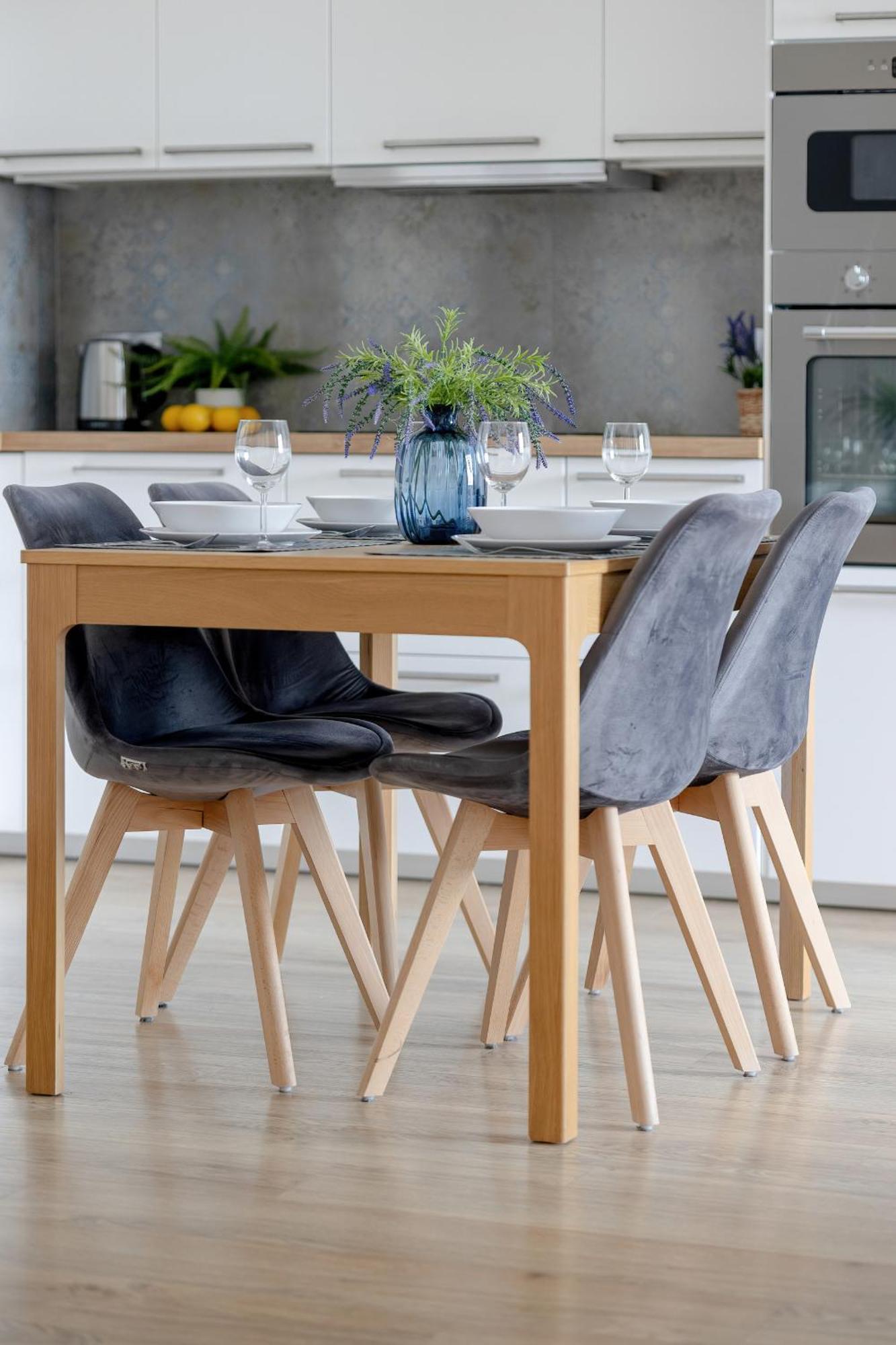 Comfy Two-bedroom Near Chopin Airport Warsaw's Ursynow By Renters Warszawa