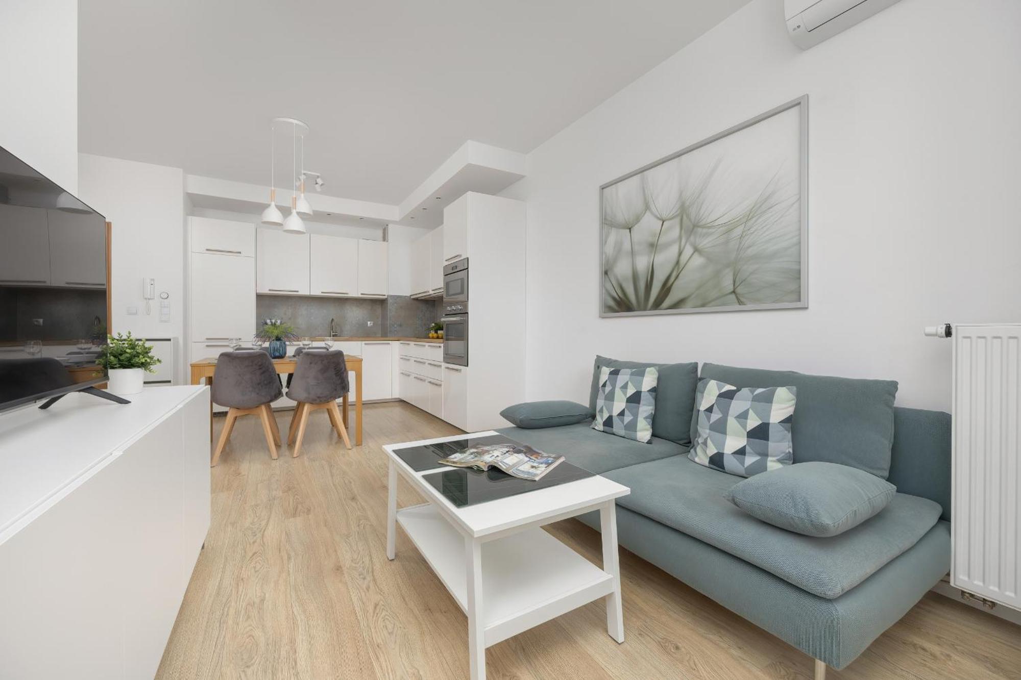 Apartament Comfy Two-bedroom Near Chopin Airport Warsaw's Ursynow By Renters *
